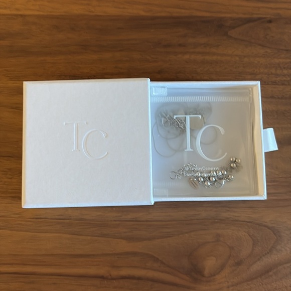 Twenty Compass - 2 Necklaces - Picture 10 of 13